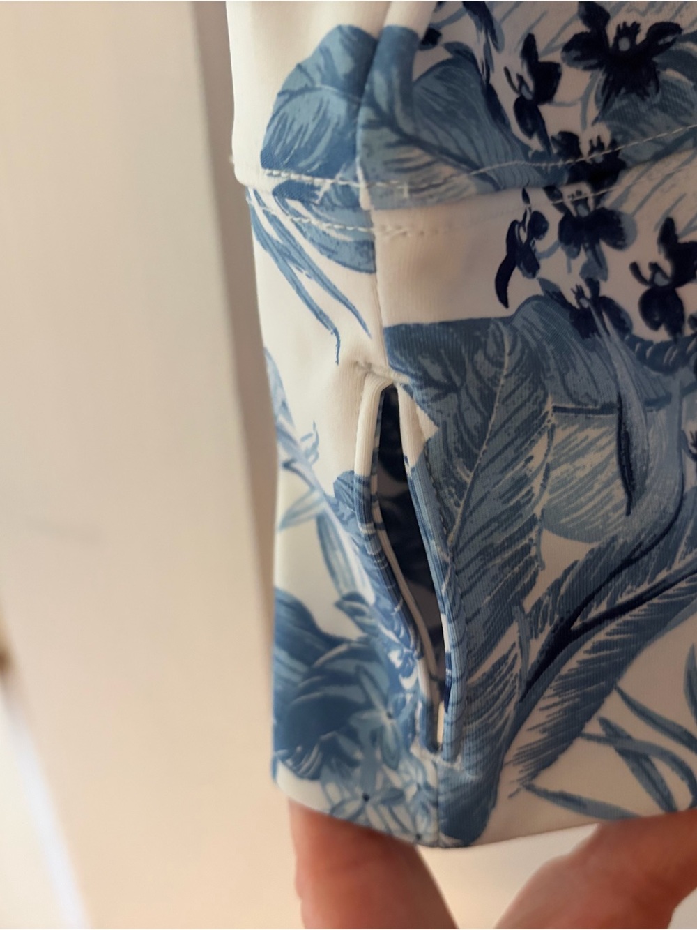 Tommy Bahama White Jacket with Blue Tropical Print - Picture 6 of 6